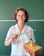 Frau Dr. E. Matres Frau Dr. E. Matres